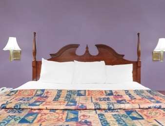 Travelodge Inn & Suites Лейтъм Стая снимка